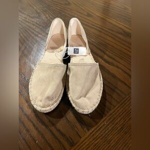 GAP D'Orsay Espadrilles Sand Size 8 Coastal Resort Beach